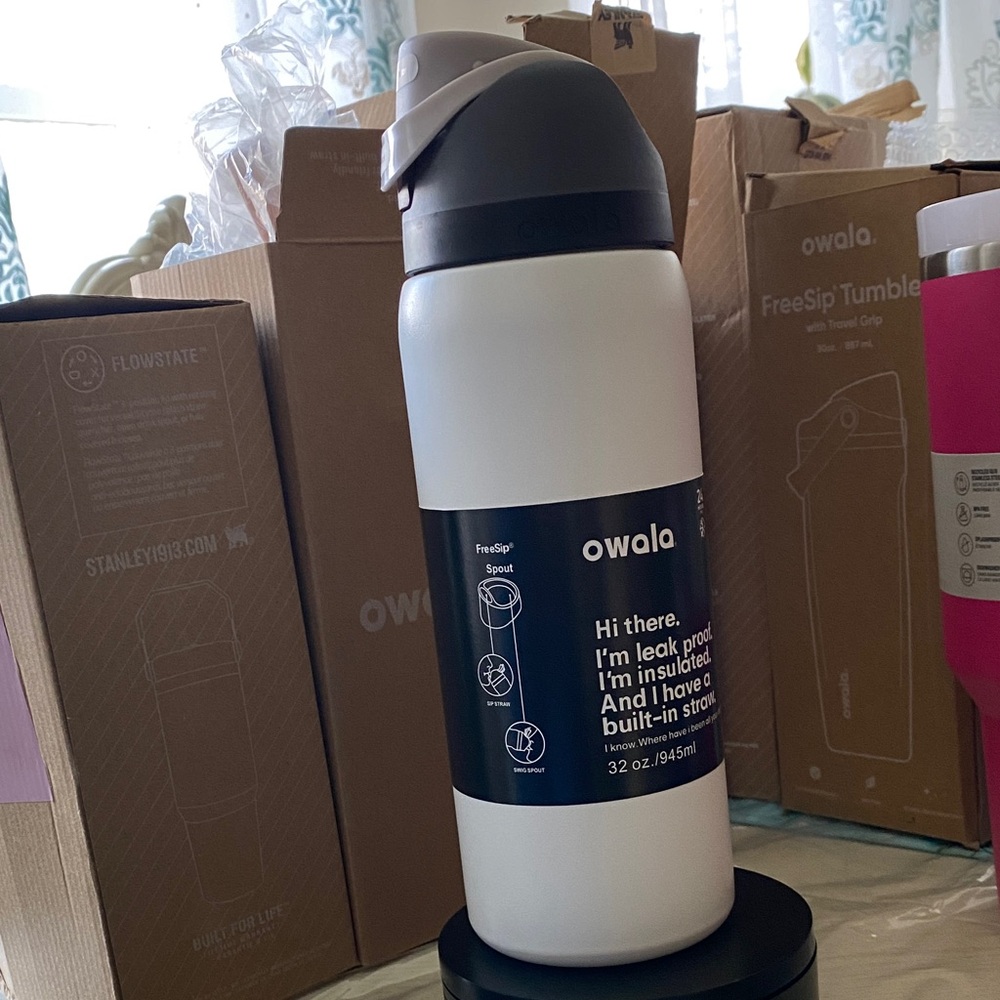 White and Black Insulated Travel Water Bottle - 32 oz